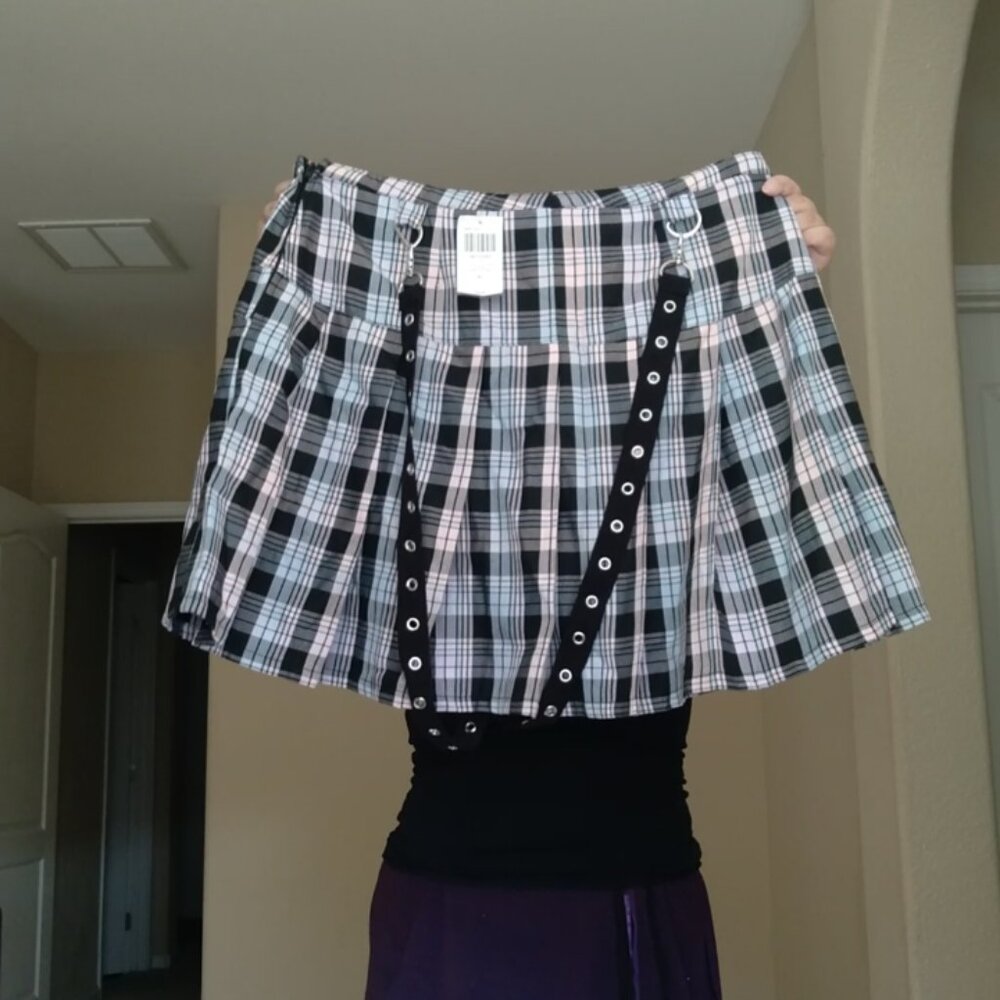 Hot Topic Pastel Plaid Pleated Mini Skirt with Grommet Suspender Strap NWT - Picture 3 of 10
